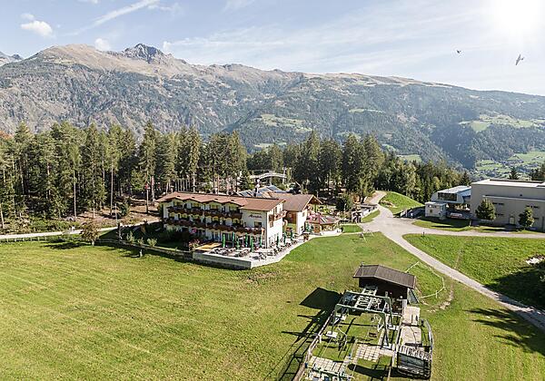 Moosalm_Luftansicht_Hochstein_Berge_Wiese_Wald_2
