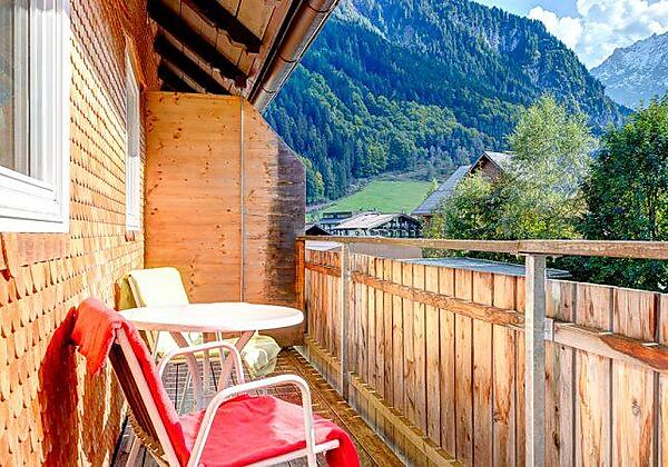 Braun_BY_MATTHIAS_RHOMBERG_001-900x450