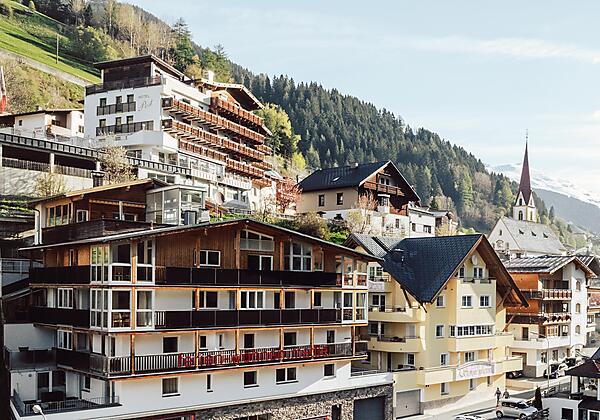 ferien_wohnen_im_Dorfzentrum_zentral_Paznaun_apart