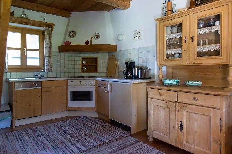 Urige Küche in den Stallergut Chalets in Maria Alm