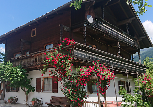 Ferienhaus-Emmi-Finsingstrasse-29-Uderns