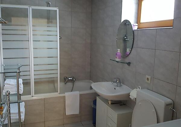 Badezimmer Ferienhaus Findling