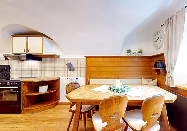 Küche mit Essbereich