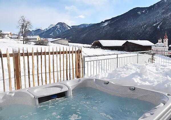 rundherum eingezäunt