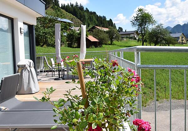 Terrasse mit freiem Blick auf Berge