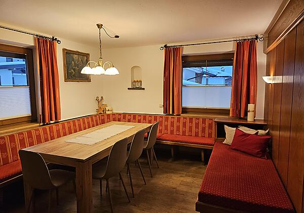 Wohnzimmer mit Couch