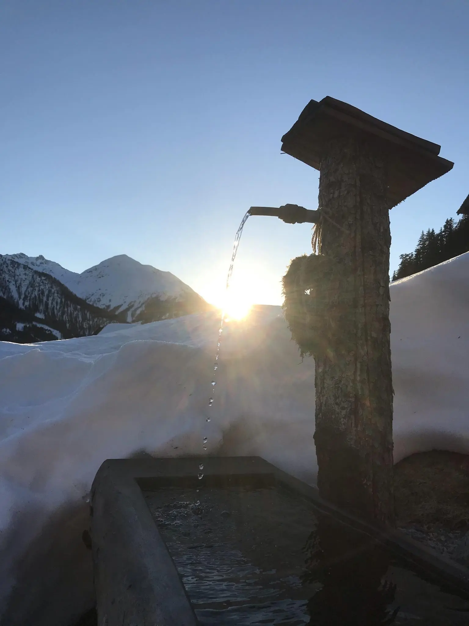 Quellwasser vorm Haus