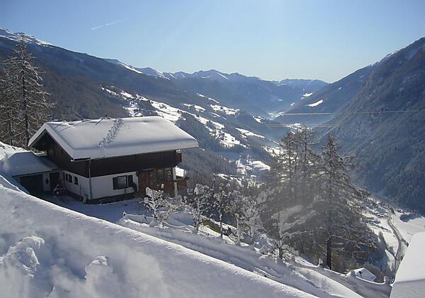 Ferienhaus mit Blick über das Tal