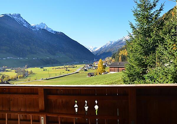 Ferienhaus Stubaiblick  Ausblick Balkon