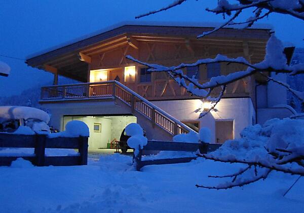 Unser Haus im Winterkleid
