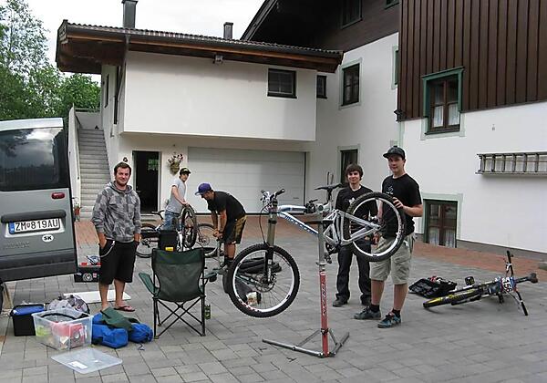 Bikeparkplatz & Garage