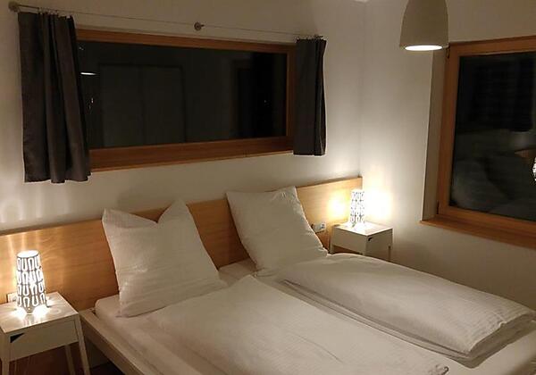 Großes Schlafzimmer der 3-Zimmer-Wohnung