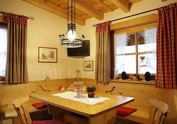 Wohnzimmer mit Fernseher