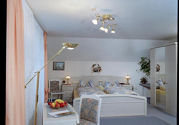 Schlafzimmer, groß (1)