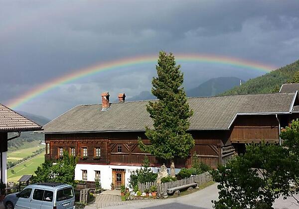 Der Brunnerhof unterm Regenbogen