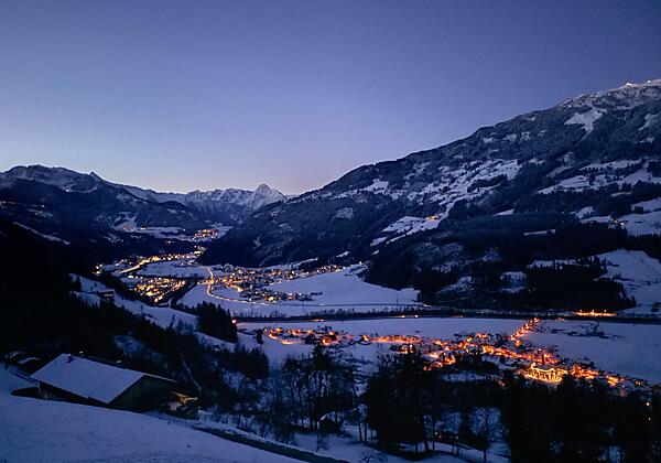Ausblick vom Balkon in Richtung Aschau/Zell