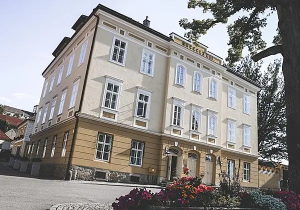 Ferienwohnung - Gemütliches Wohnen in der alten Schule