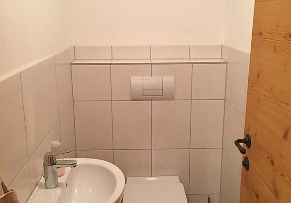separates WC