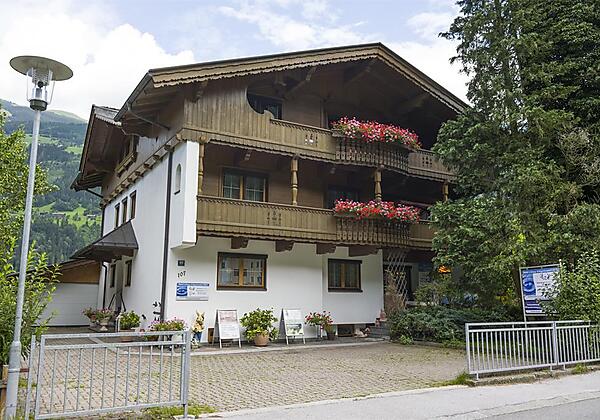 Haus_Eingang_Westseite_aussen3