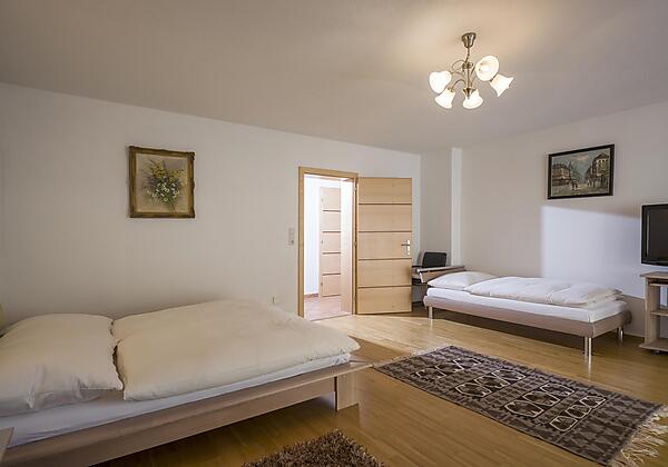 Appartement_Karakas_Innsbruckerstr_65_Going_Schlaf