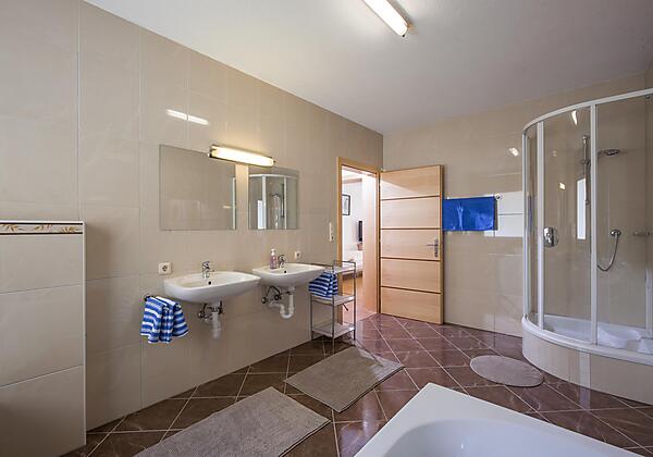 Appartement_Karakas_Innsbruckerstr_65_Going_Badezi