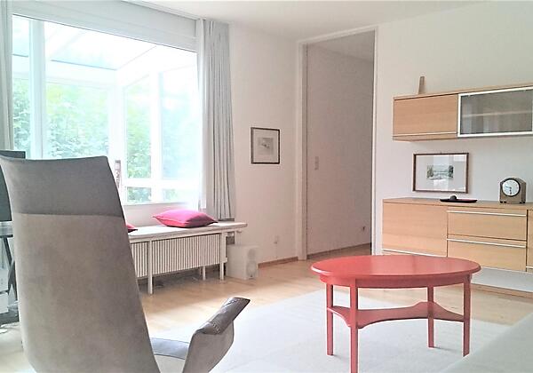 Wohnzimmer mit Panoramafenster