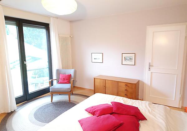 Schlafzimmer mit Doppelbett