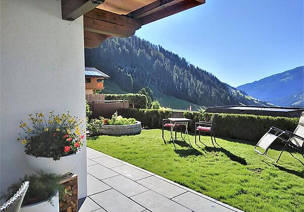 Terrrasse und Garten