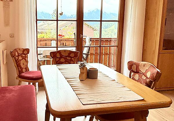 Eckbank und Esstisch