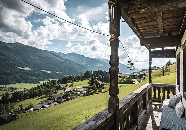 Balkon mit Ausblick auf die Hohen Tauern