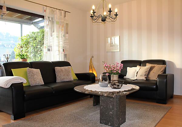 Wohnzimmer mit Terrasse