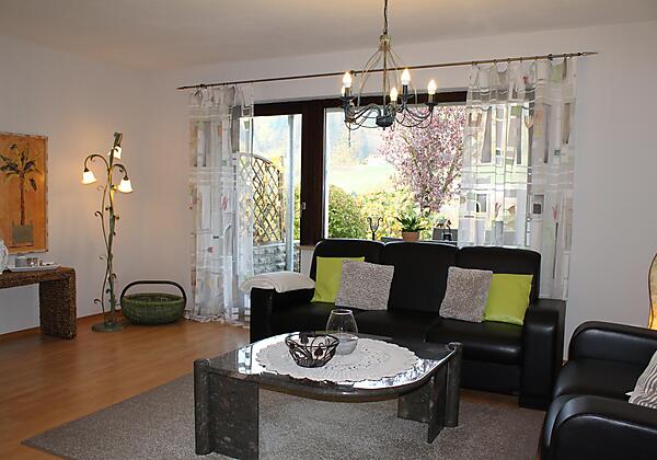 wohnzimmer mit Terrasse