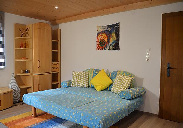 Wohnküche (Couch als Schlafmöglichkeit)