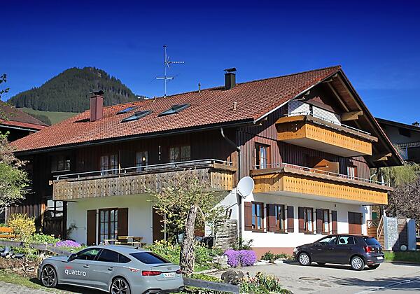 Ferienwohnung im 1. Stock (beide Balkone)