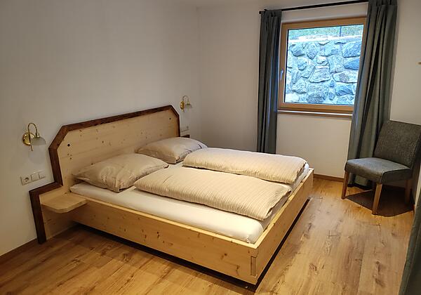 1. Stock Schlafzimmer 2