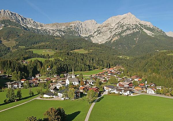 Dorf Scheffau am Fuße des Wilden Kaiser