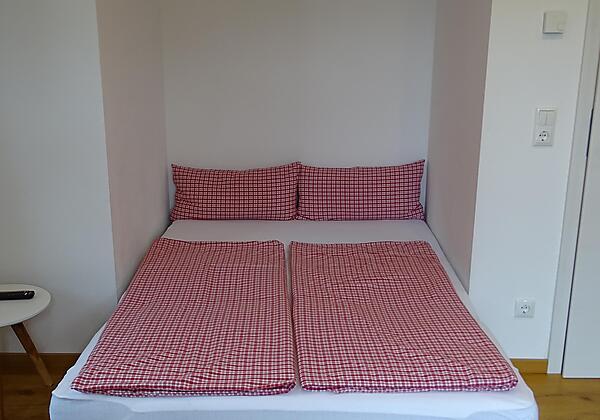 ausgezogene Schlafcouch