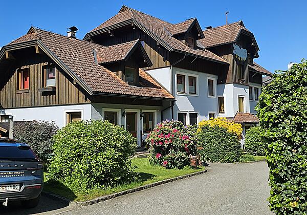 Blütenpracht vorm Fischerhaus