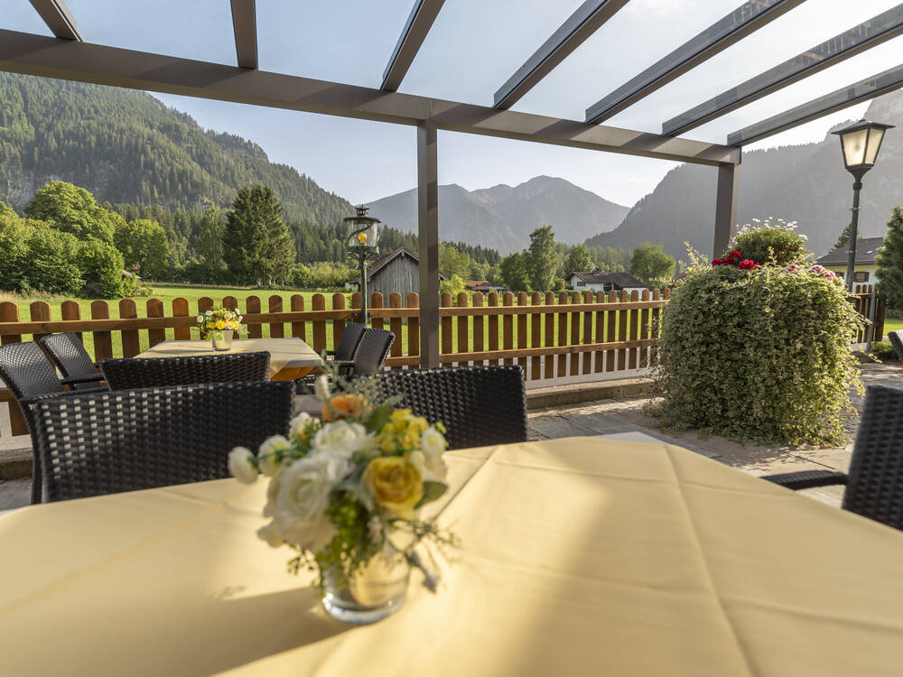 hotel-arnika-oberammergau-mit-terrassejpg.jpg