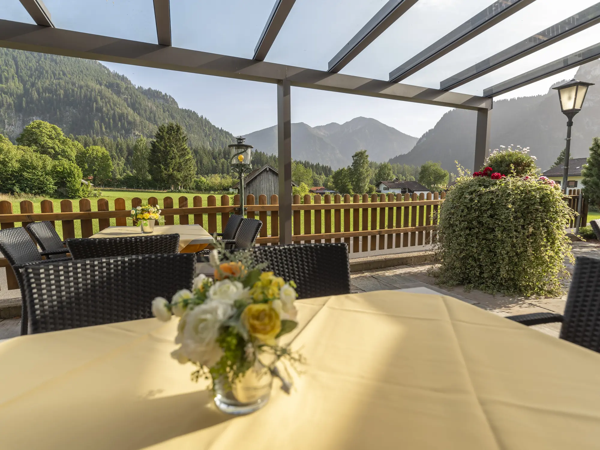 Frühstück Terrasse Sommer