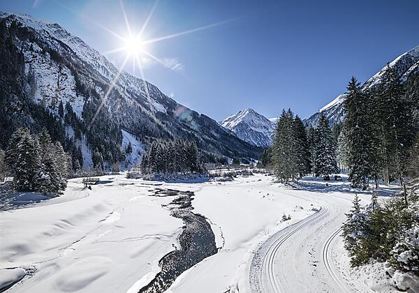 TVBStubaiTirol_AndreSchoenherr_WinterLandscape_300