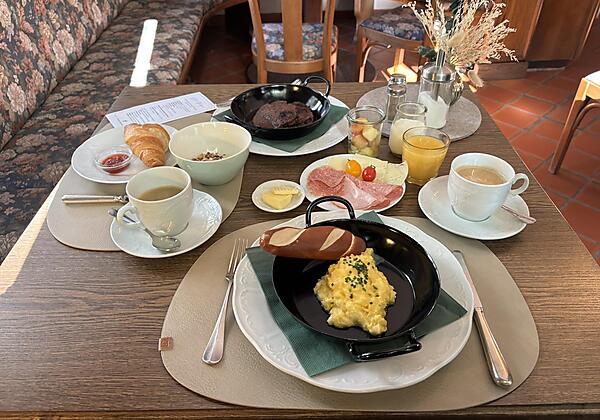 119288C6-5D8A-4BFB-A770-461ED4A77E52_1_102_o