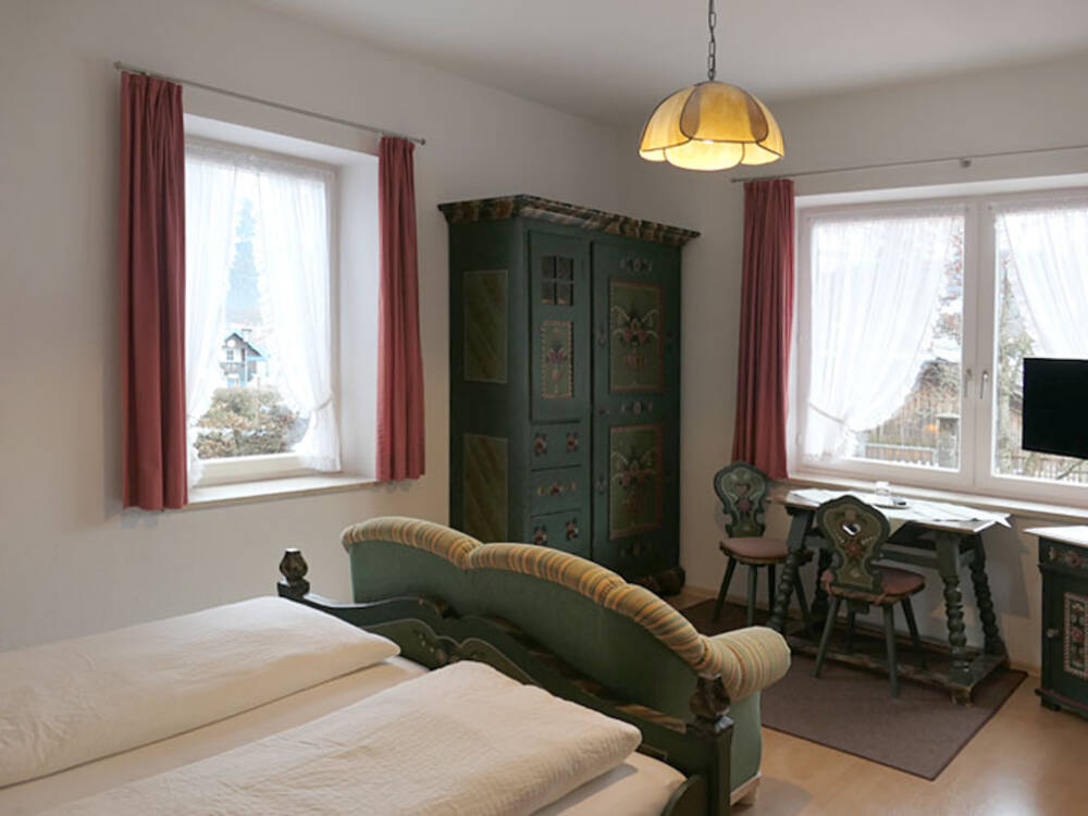 gaestehaus-maria-anna_zimmer7a-2jpg.jpg