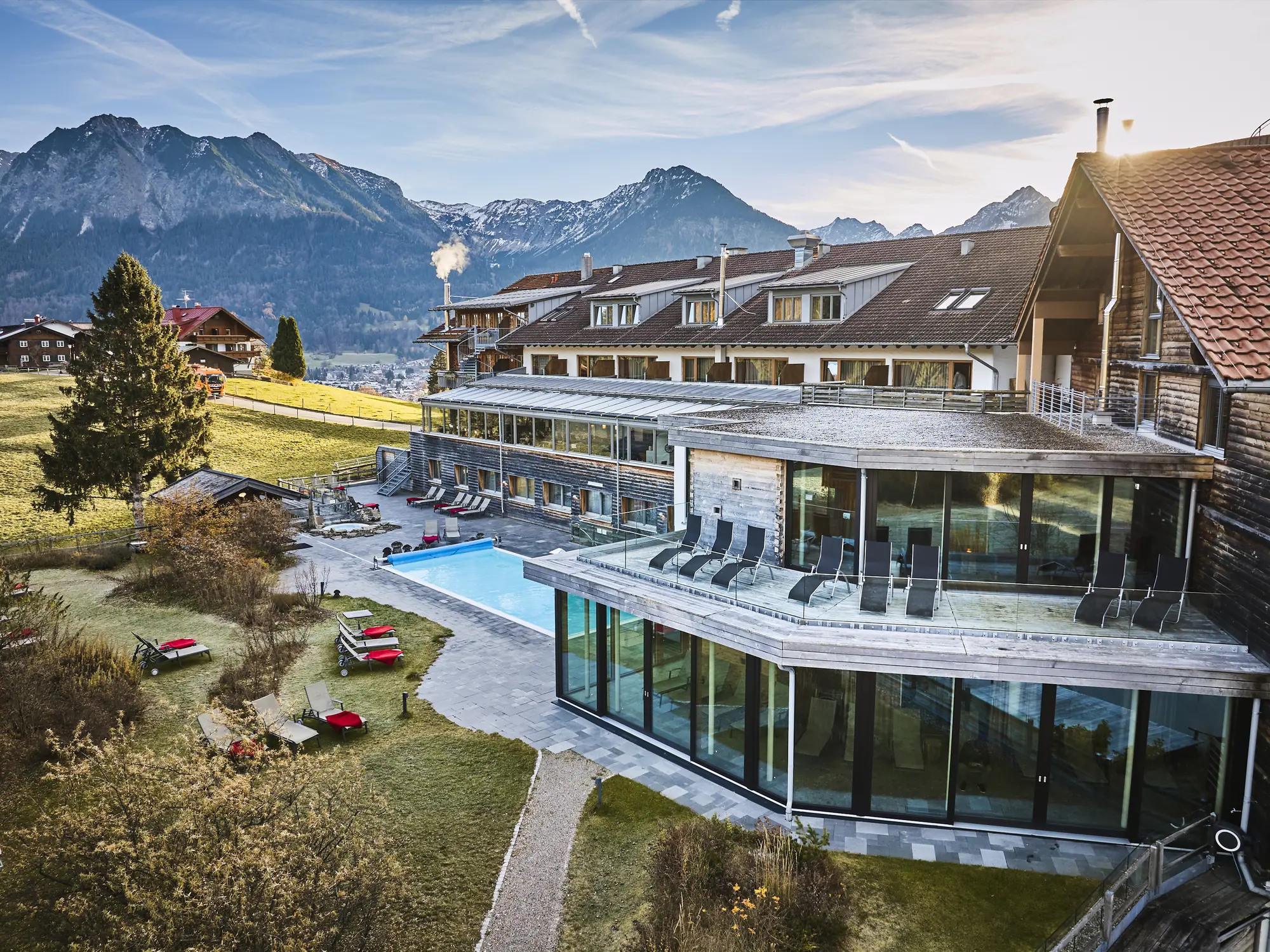 Garten mit beheiztem Pool