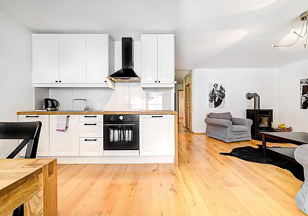 Naegele_Brand_BY_MATTHIAS_RHOMBERG_007