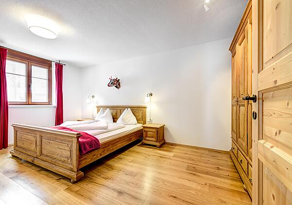 Naegele_Brand_BY_MATTHIAS_RHOMBERG_002