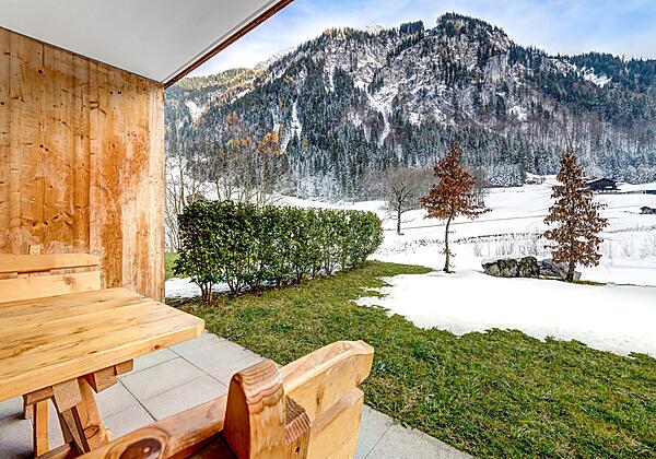 Naegele_Brand_BY_MATTHIAS_RHOMBERG_008