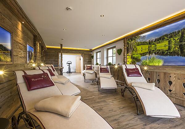 Rosenhof Wellnessbereich mit Gym & Infrarotkabine