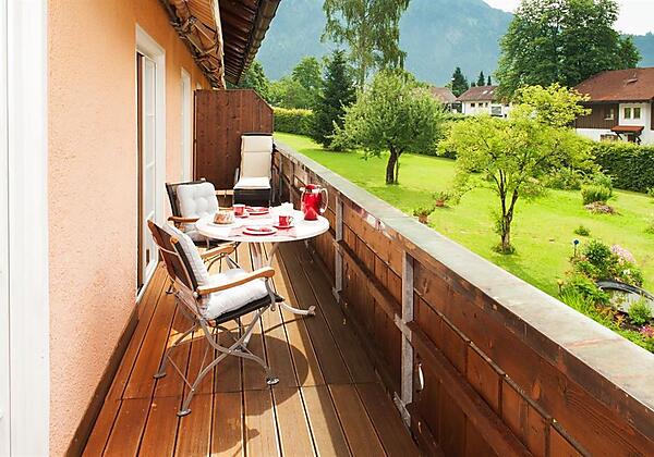 FeWo Hirschberg Südbalkon mit freiem Bergblick