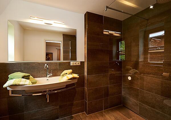 FeWo Hindelang - Wellnessbad plus separates WC